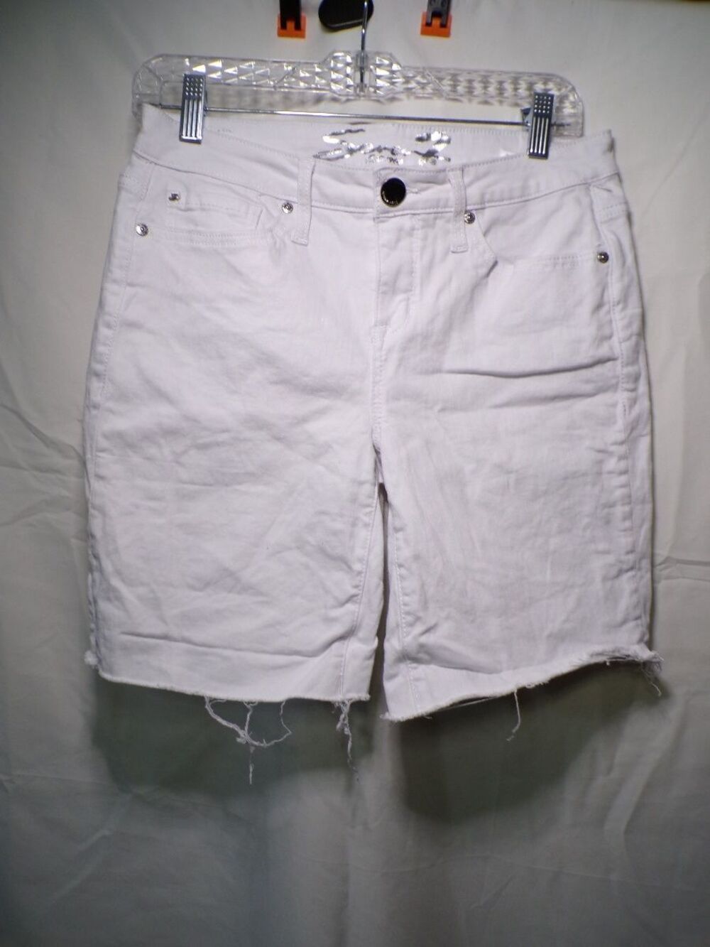 Lauren Sunset Bermuda Women's White Denim Shorts Size 4 Frayed Hem Stretch